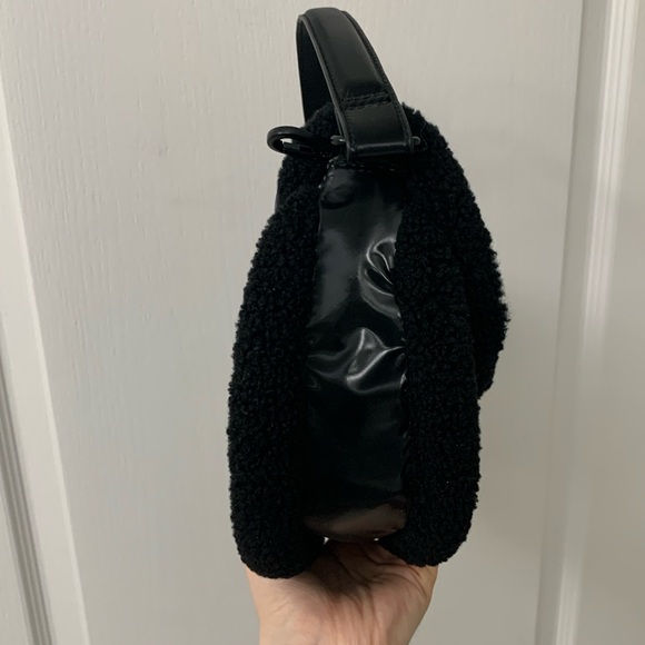 Pajar Quilted Puffer Crossbody Bag with Black Sherpa Border - Picture 12 of 17